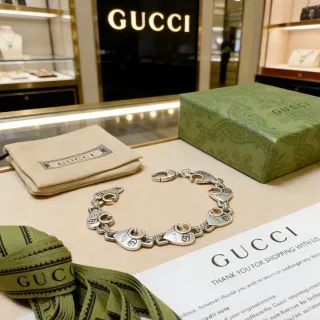 Gucci Interlocking G Heart-Link Silver-Tone Bracelet