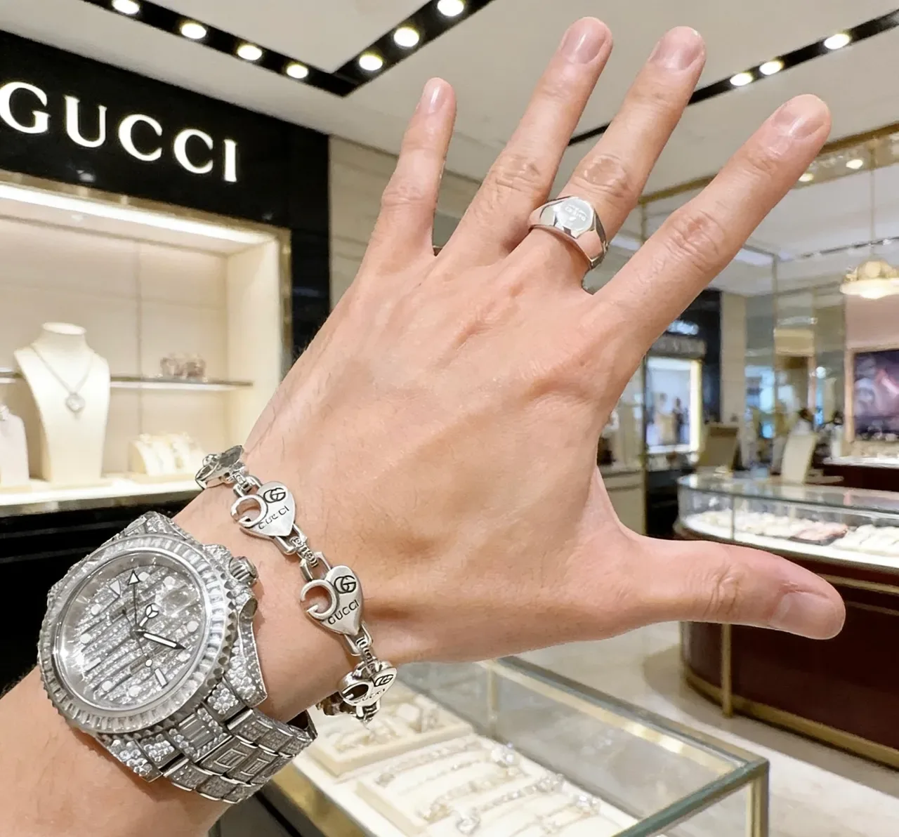 Gucci Interlocking G Heart-Link Silver-Tone Bracelet 2
