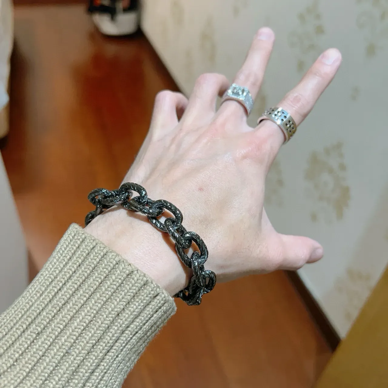 Gucci Interlocking G Twisted Rope-Link Oxidized Black Bracelet 4