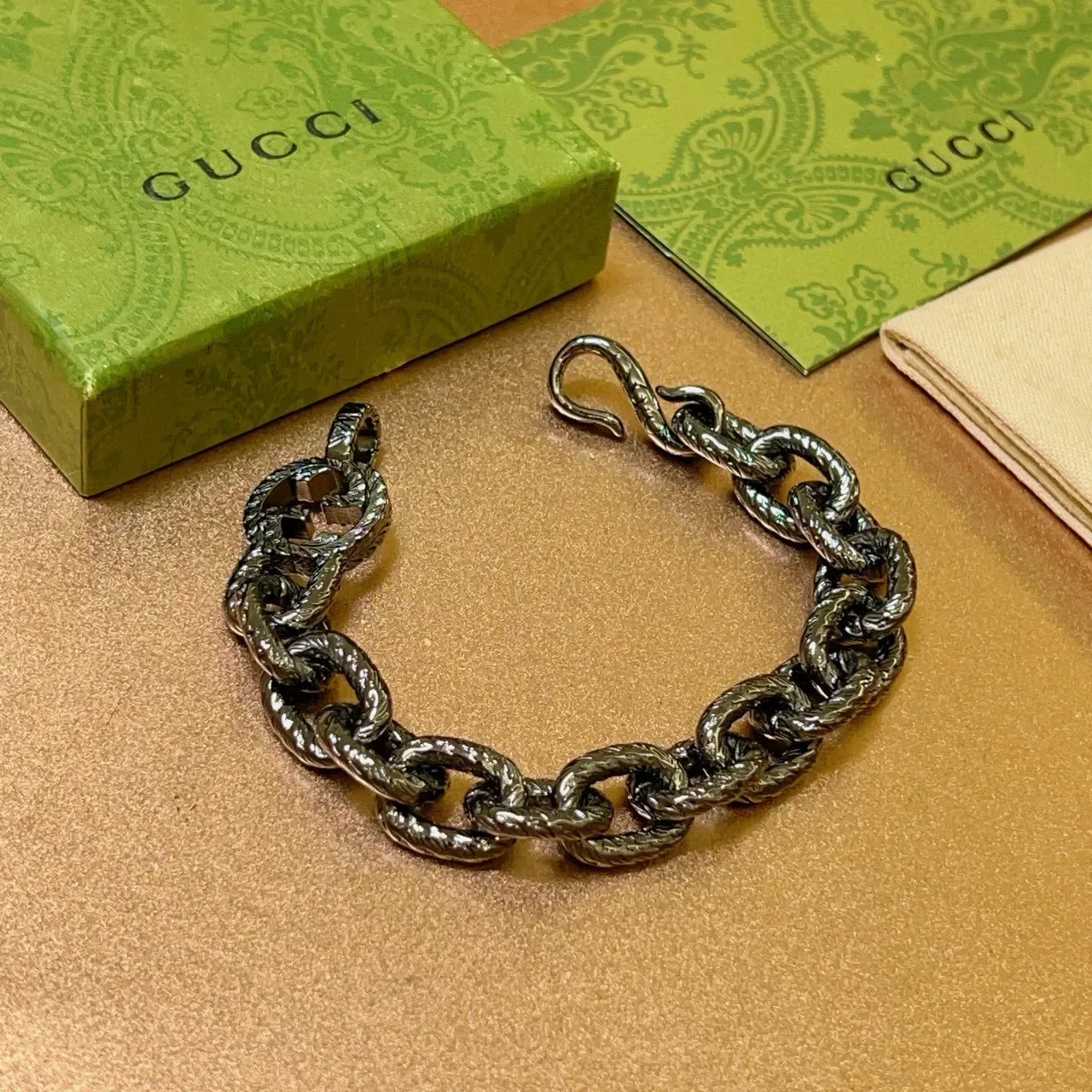Gucci Interlocking G Twisted Rope-Link Oxidized Black Bracelet 5