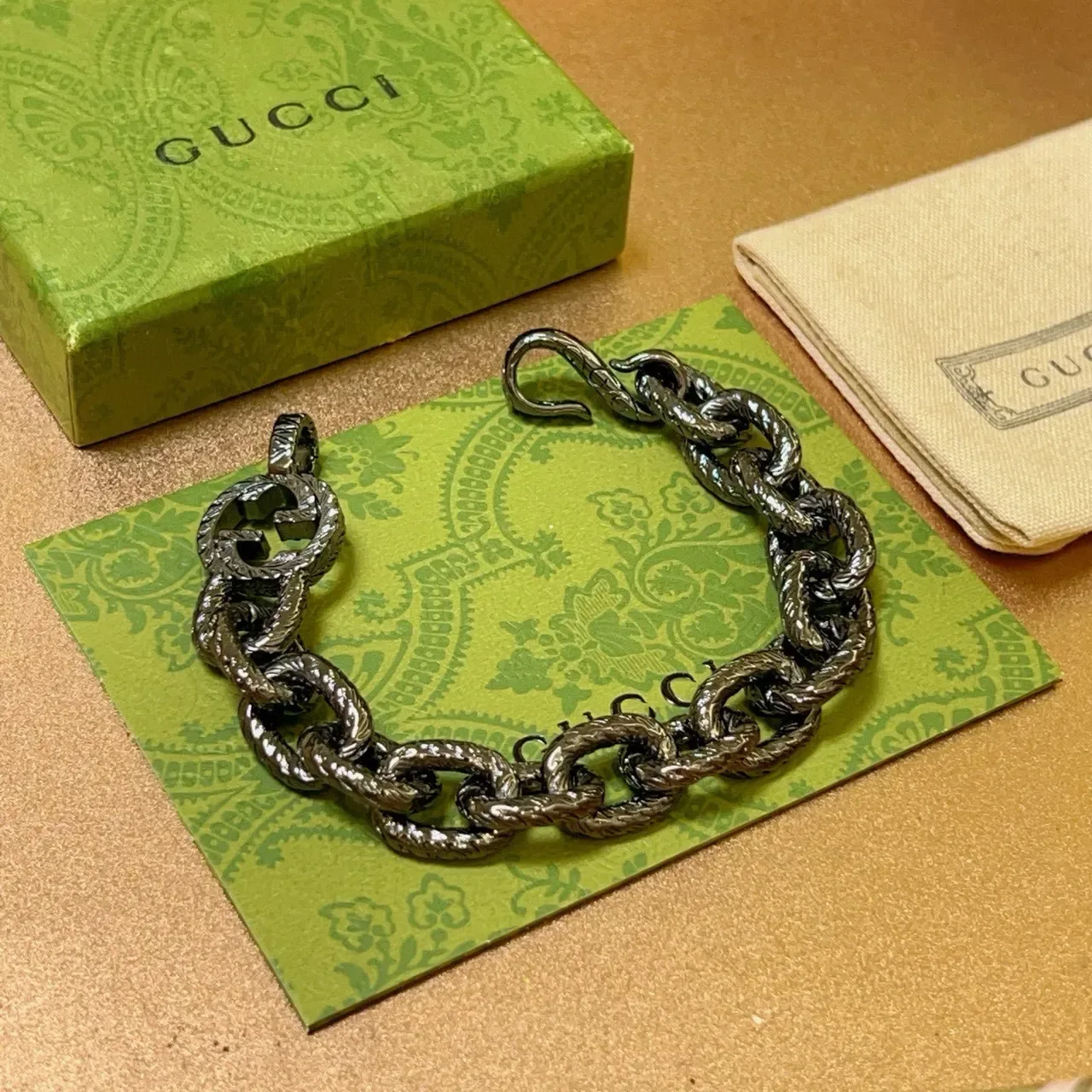 Gucci Interlocking G Twisted Rope-Link Oxidized Black Bracelet 9