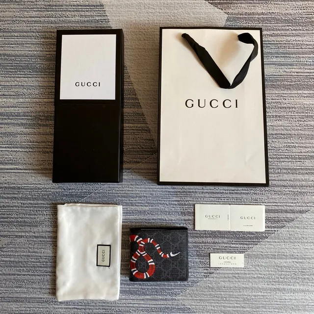Gucci Kingsnake Print Noir Saffiano Leather Portefeuille Court 11