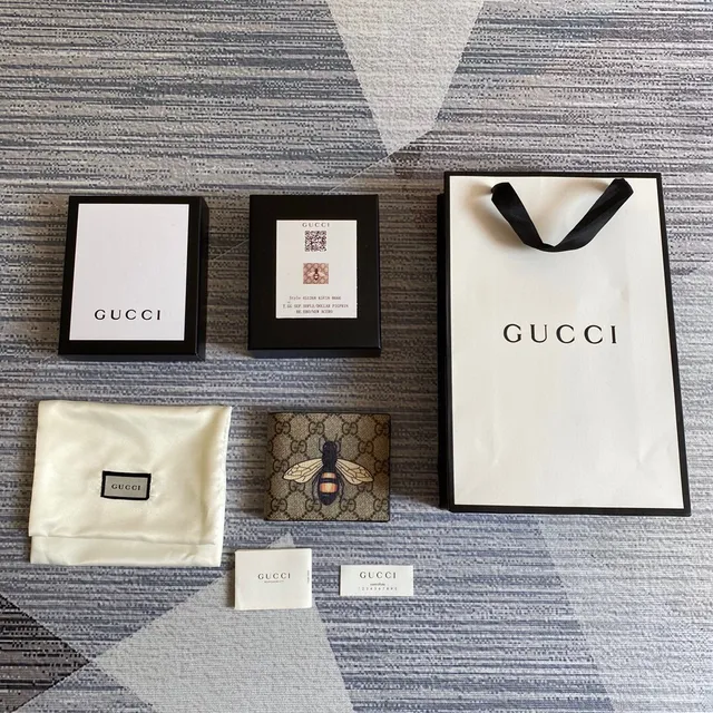 Gucci Kingsnake Print Noir Saffiano Leather Portefeuille Court 20