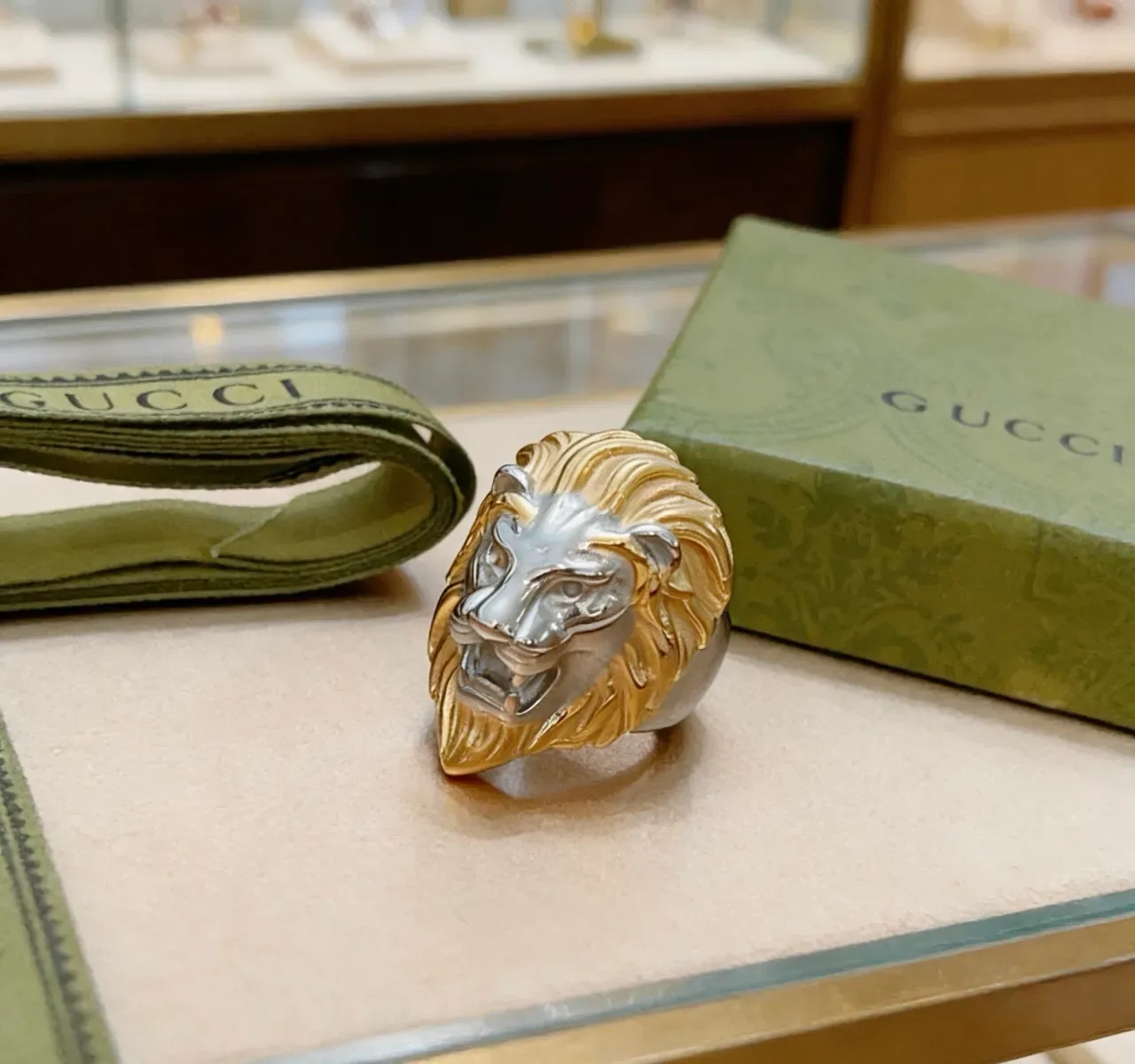 Gucci Lion Head Two-Tone Gold and Silver Ring 2
