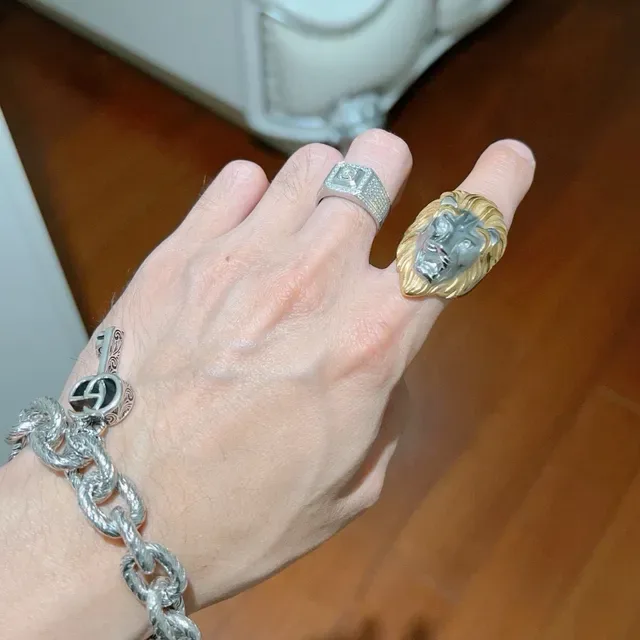 Gucci Lion Head Two-Tone Gold and Silver Ring 3