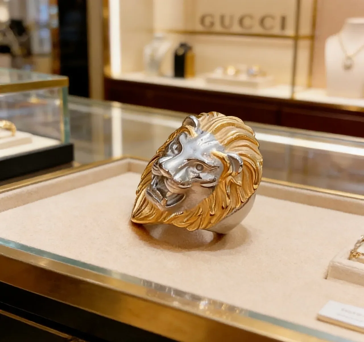 Gucci Lion Head Two-Tone Gold and Silver Ring 4