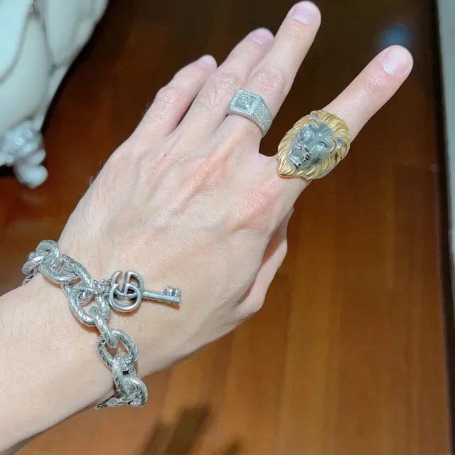 Gucci Lion Head Two-Tone Gold and Silver Ring 8