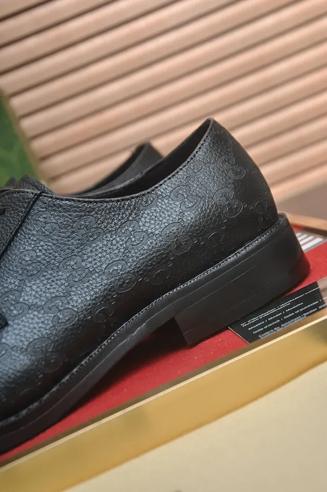 Gucci Monogrammed Leather Cap Toe Oxford Shoes 2
