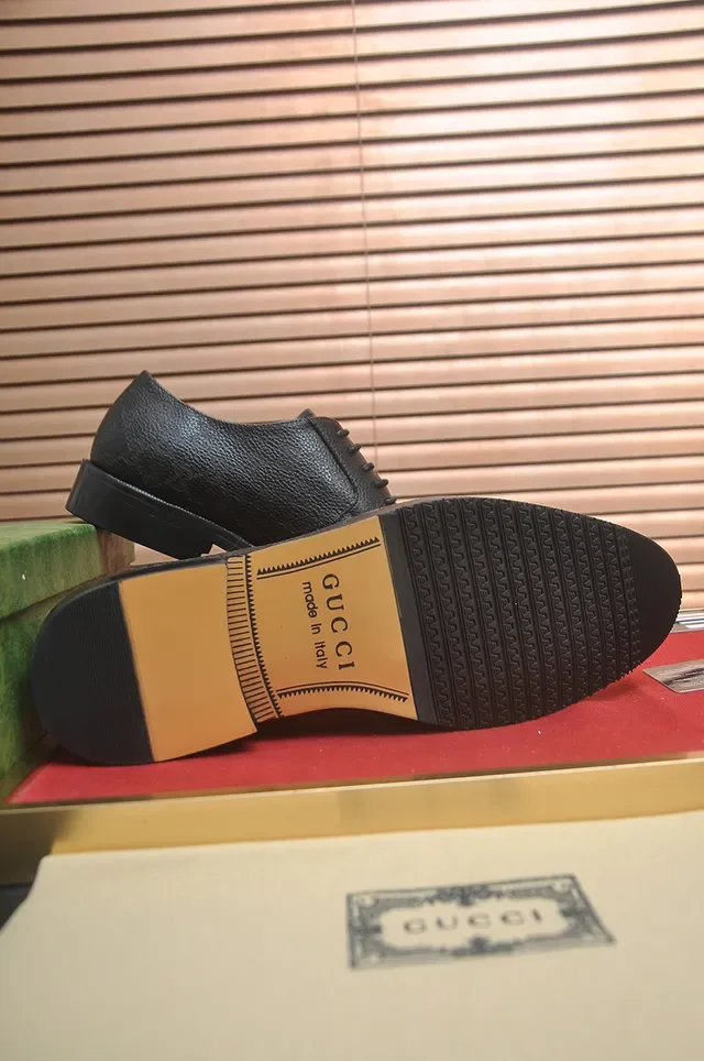 Gucci Monogrammed Leather Cap Toe Oxford Shoes 3