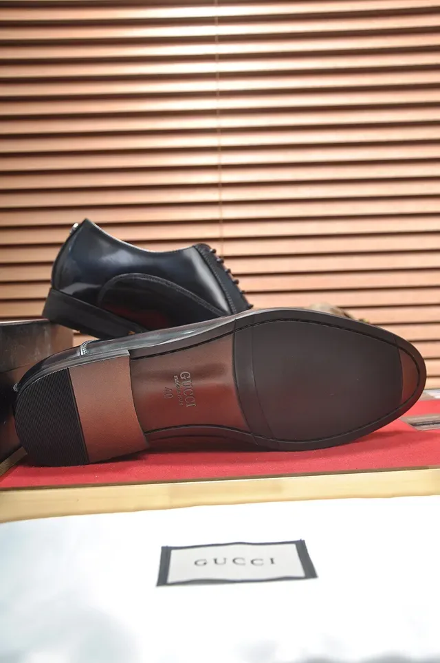 Gucci Chaussures Oxford Navy en Cuir Polished Embout Cap 3