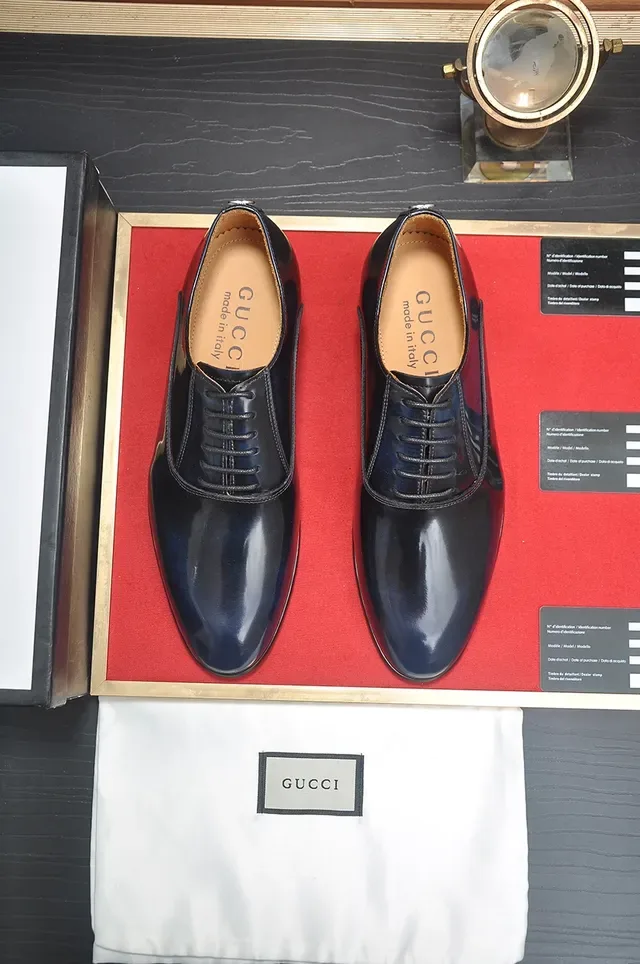 Gucci Chaussures Oxford Navy en Cuir Polished Embout Cap 5