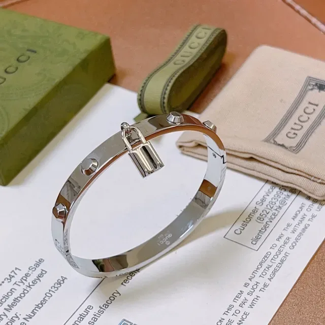 Gucci Padlock Silver Beige Rigid Hinged Bangle Charm Bracelet 3