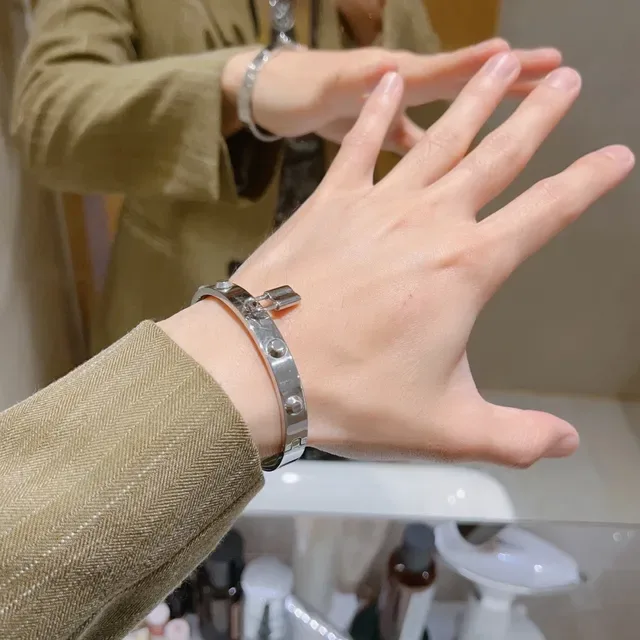 Gucci Padlock Silver Beige Rigid Hinged Bangle Charm Bracelet 5