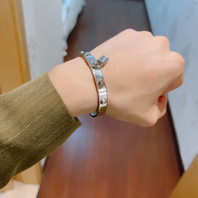 Gucci Padlock Silver Beige Rigid Hinged Bangle Charm Bracelet 8