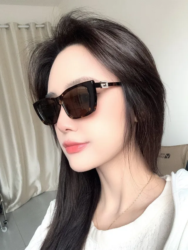 Gucci Rectangular Cat-Eye Black Acetate Brown Gradient Sunglasses 2