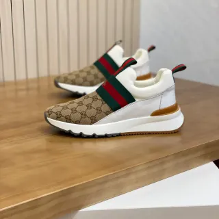 Gucci Screener بيج وأبيض GG Monogram Web Strap حذاء سنيكرز لايف ستايل