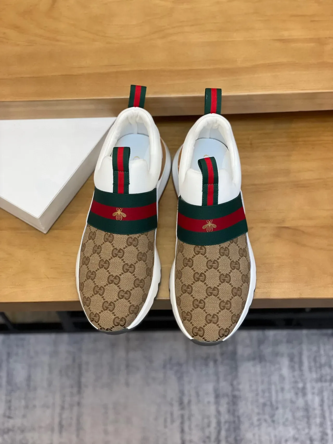 Gucci Screener Beige et Blanc GG Monogram Web Strap sneakers lifestyle 4