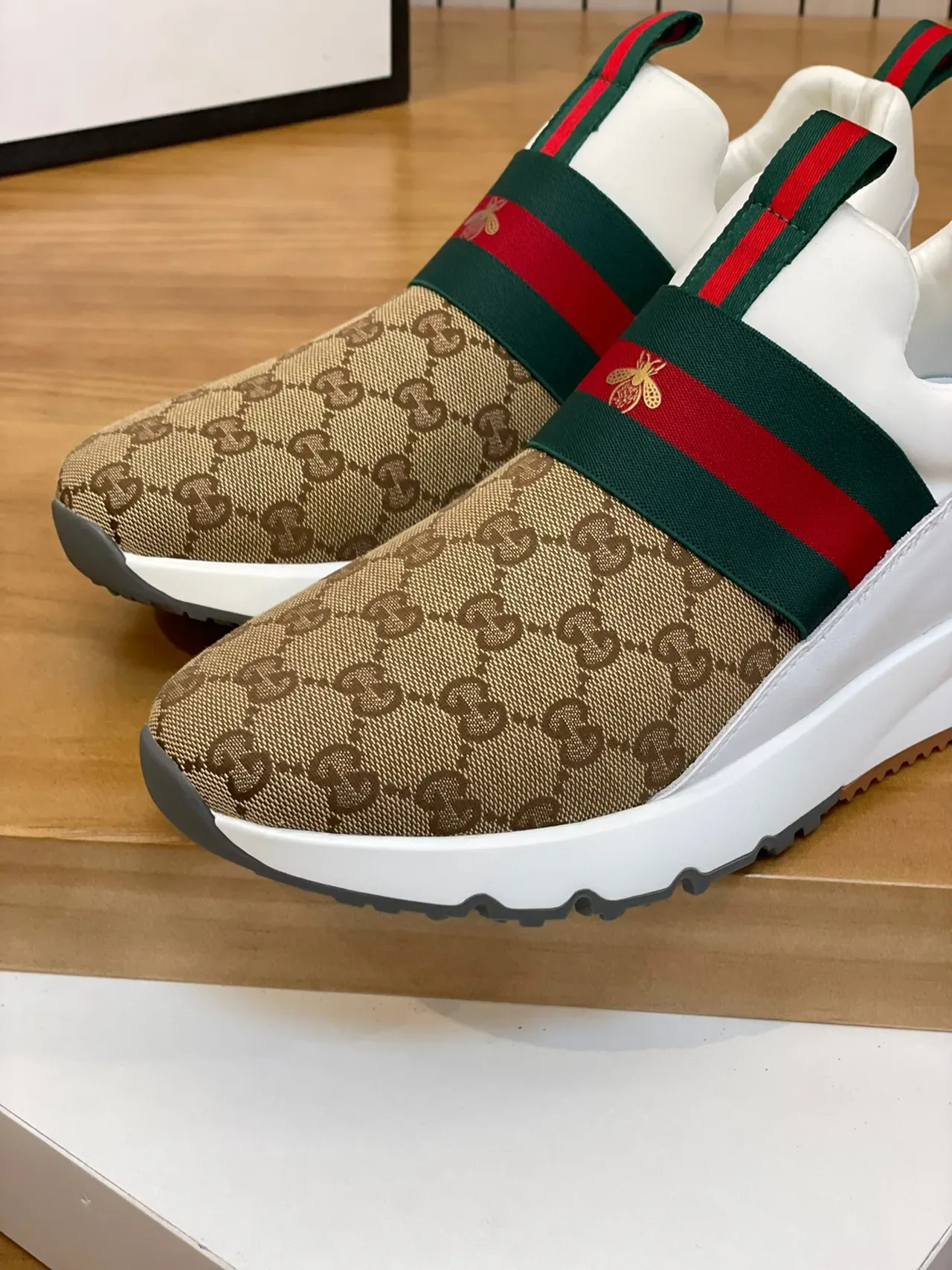 Gucci Screener Beige et Blanc GG Monogram Web Strap sneakers lifestyle 6