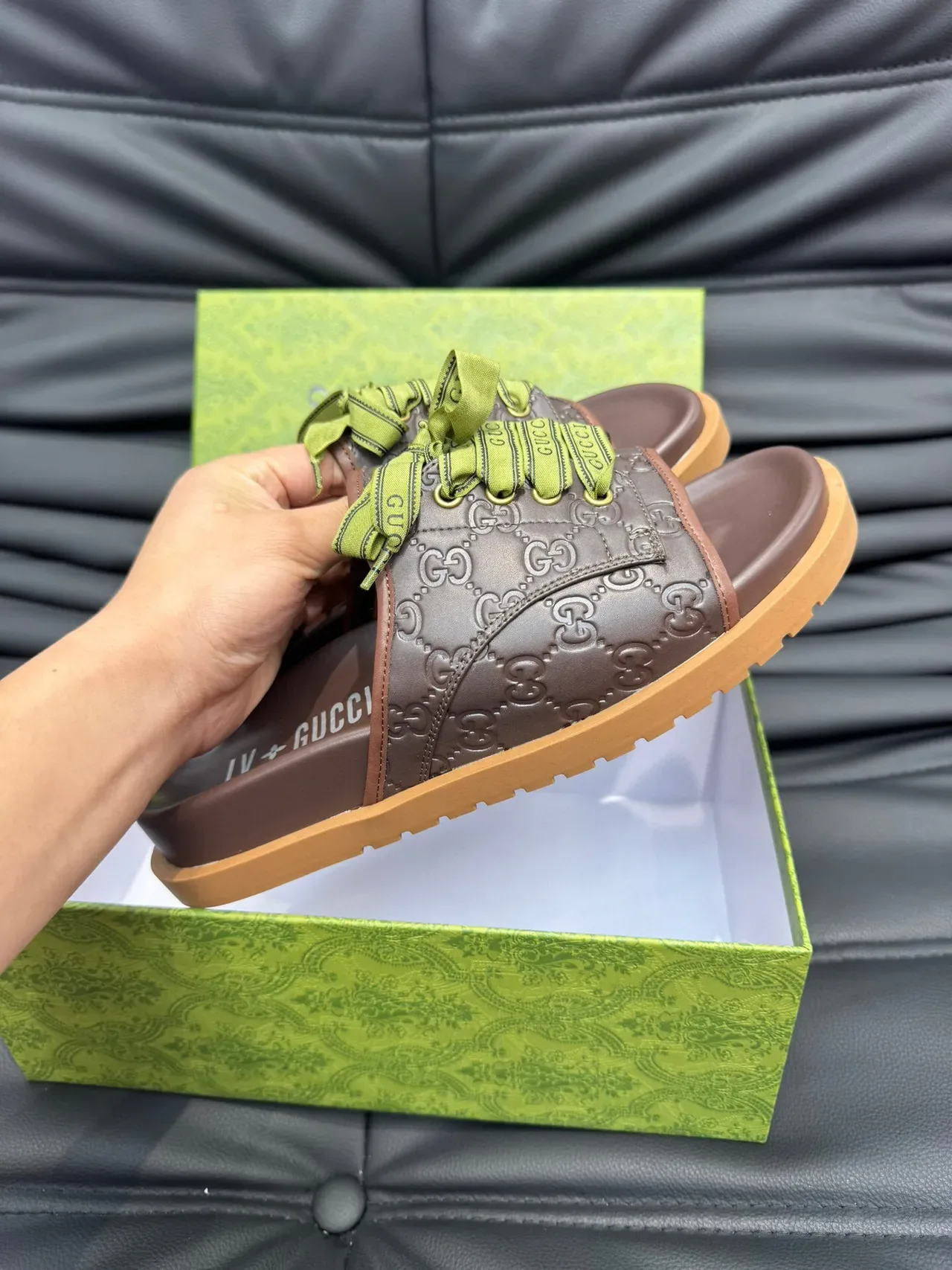Gucci Screener Marron Vert GG Monogram Cuir Embossé Ruban Dentelle Nœud Détail Pantoufles 6