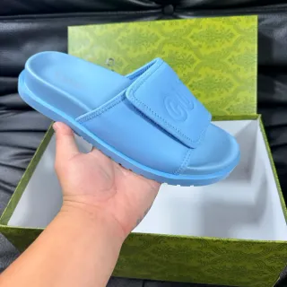 Gucci Screener हल्का नीला स्लाइड स्लिपर्स