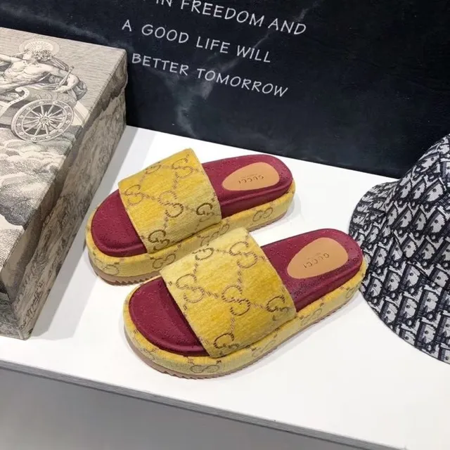 Gucci Screener Jaune moutarde et Bourgogne GG Monogram Sandales à plateforme 6
