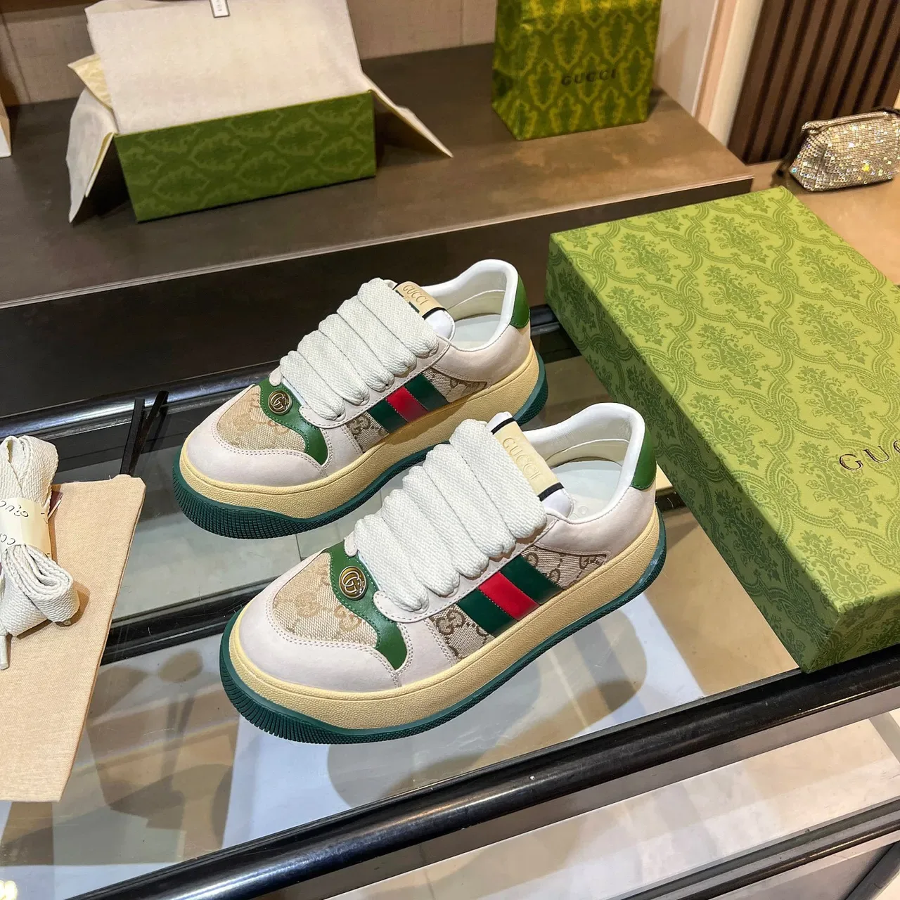 Gucci Screener Off-White e Beige GG Monogram Web Stripe Tênis Lifestyle 5