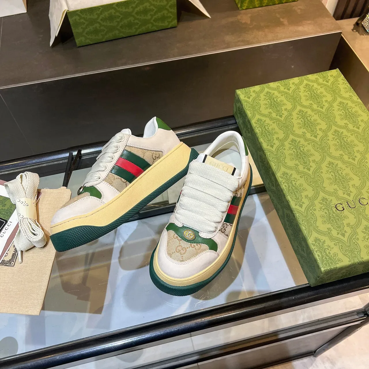 Gucci Screener Off-White e Beige GG Monogram Web Stripe Tênis Lifestyle 6