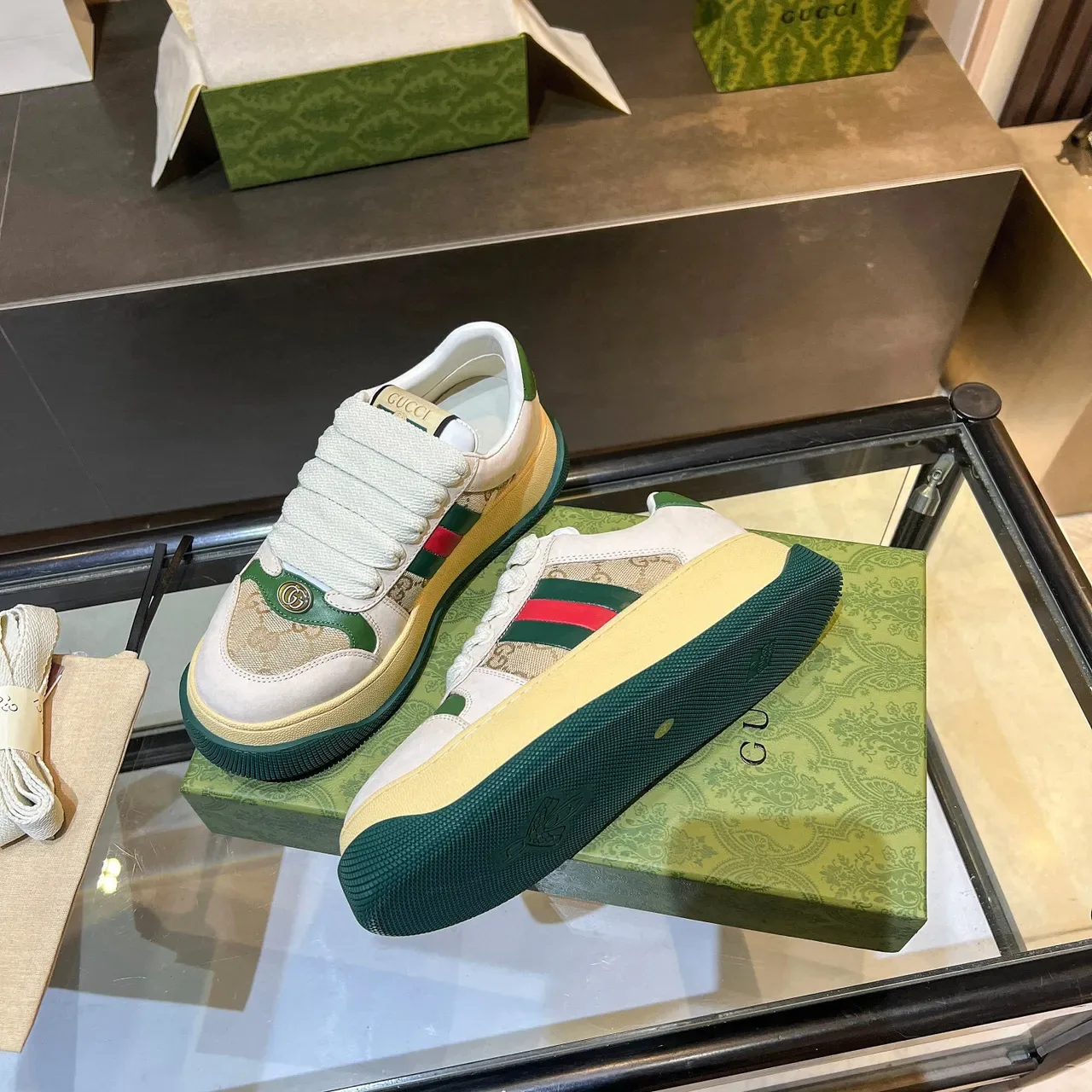 Gucci Screener Off-White e Beige GG Monogram Web Stripe Tênis Lifestyle 8