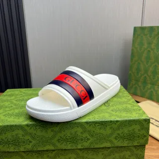 Gucci Screener सफेद और लाल Navy Web Stripe स्लिपर्स