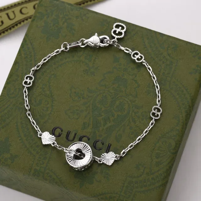 Gucci Silver Black Chain-Link Engraved Disc Bracelet 8