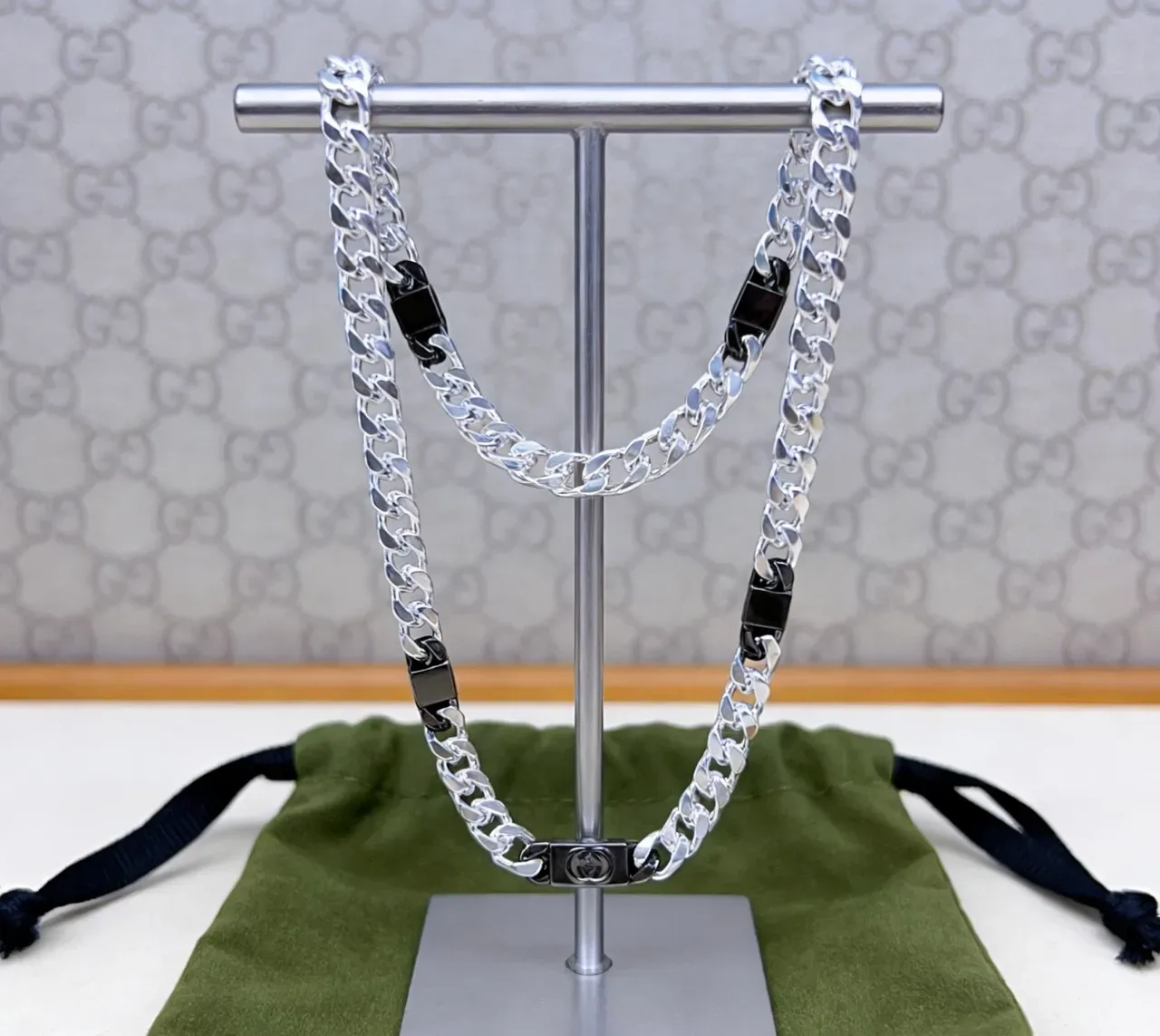 Gucci Silver Black Curb-Link Chain Enamel Accents Necklace 5