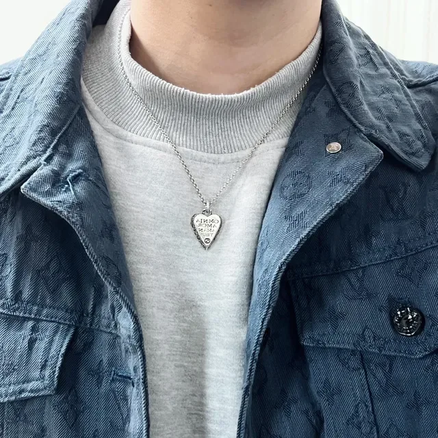 Gucci Silver Black Heart-Shaped Locket Engraved Latin Phrase Necklace 4