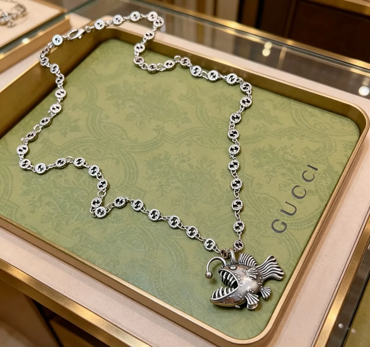 Gucci Silver Black Metal Enamel-Accented Interlocking G Links Necklace 4