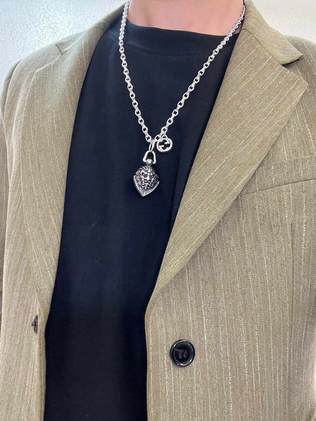Gucci Silver Chain Ornate Heart Locket Necklace 2