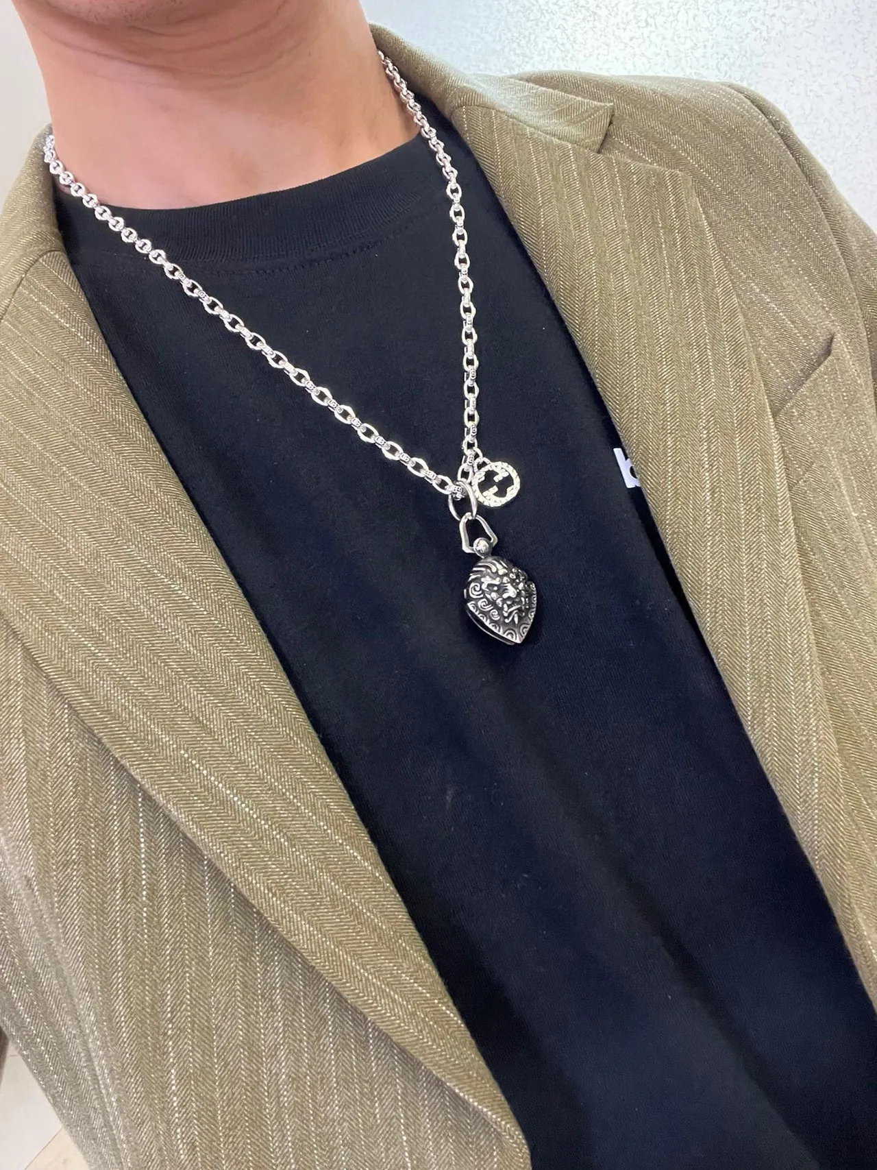 Gucci Silver Chain Ornate Heart Locket Necklace 5