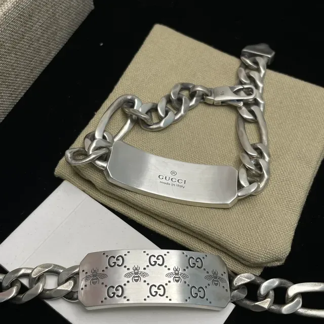 Gucci Silver Chunky Curb Chain Engraved Rectangular Plaque Bracelet 5