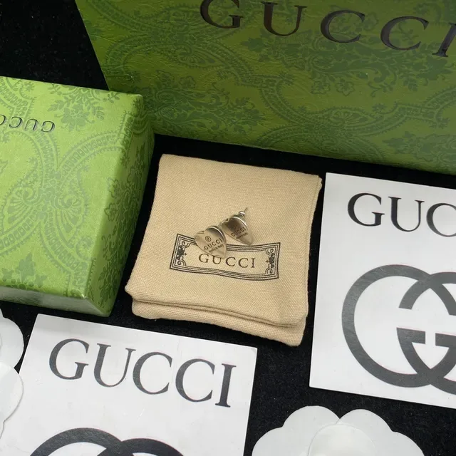 Gucci Silver Heart-Shaped Engraved Logo Necklace 9
