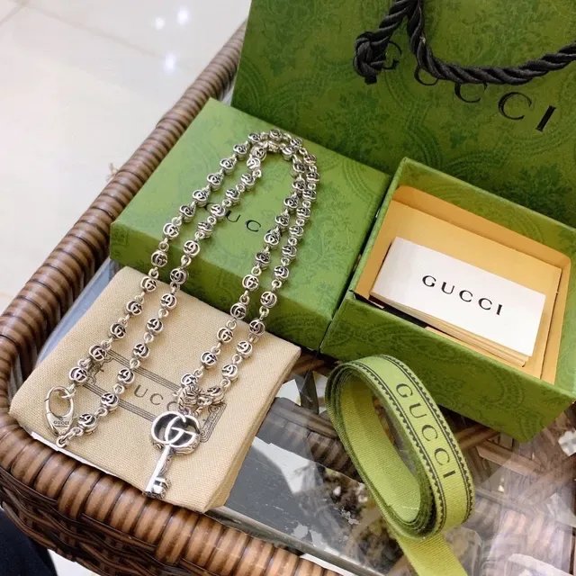 Gucci Silver Interlocking GG-Link Chain Key-Shaped Pendant Necklace 4