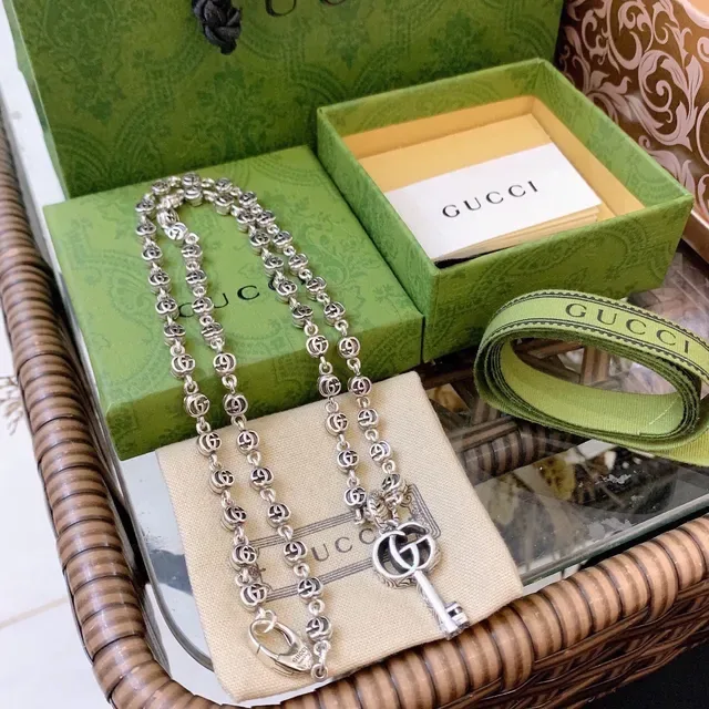 Gucci Silver Interlocking GG-Link Chain Key-Shaped Pendant Necklace 6