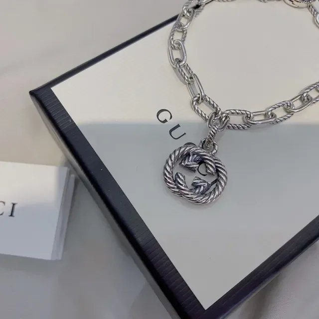 Gucci Silver Twisted Rope Chain Interlocking G Pendant Necklace 8