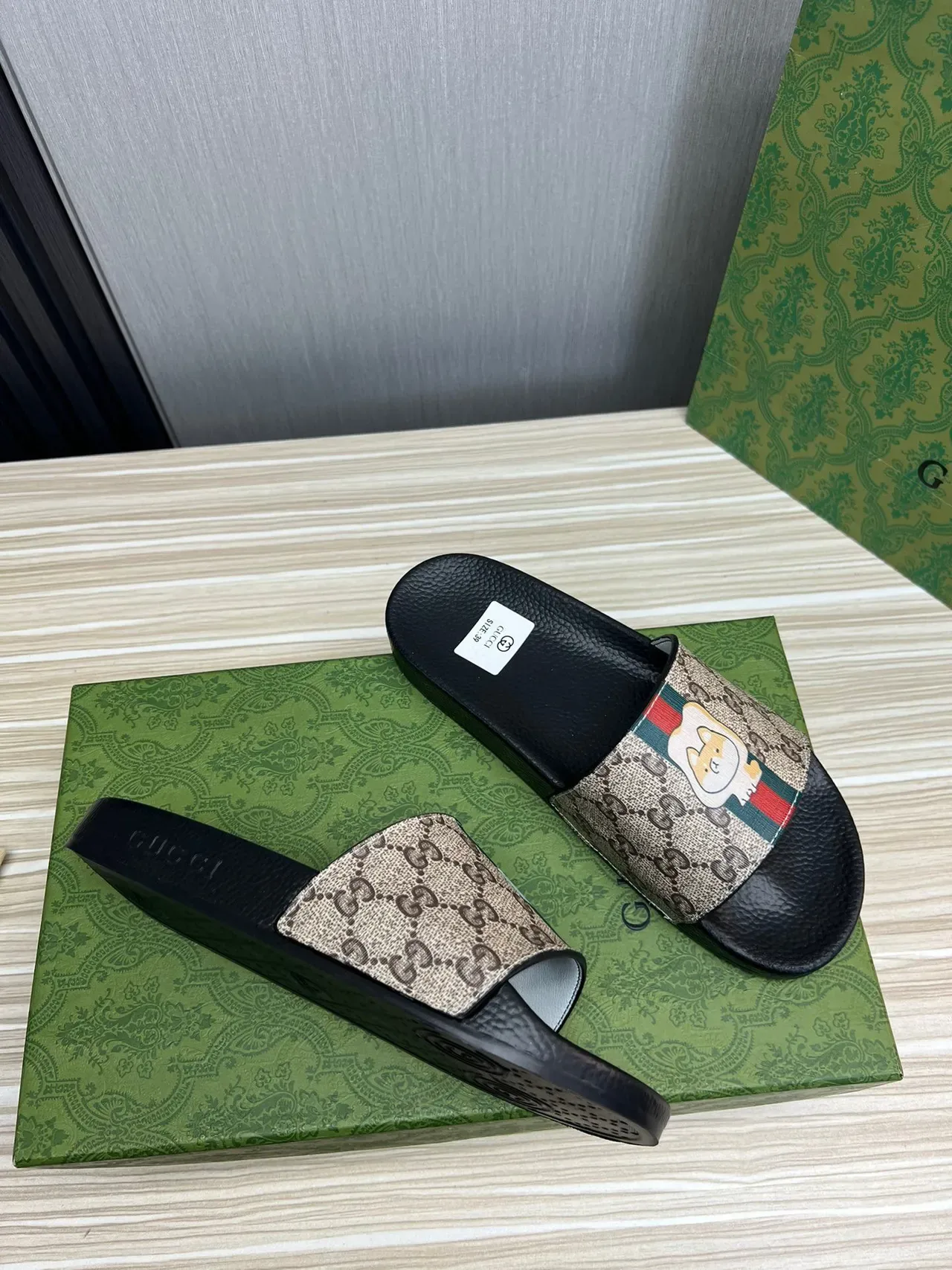 古驰 GG Monogram 帆布 Web Stripe 卡通狗 拖鞋 4