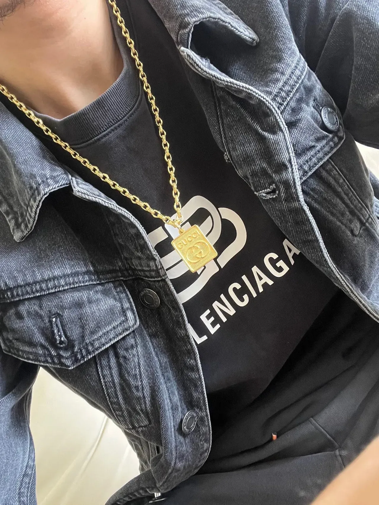 Gucci Square Pendant Necklace Gold Curb-Link Chain Textured Necklace 5