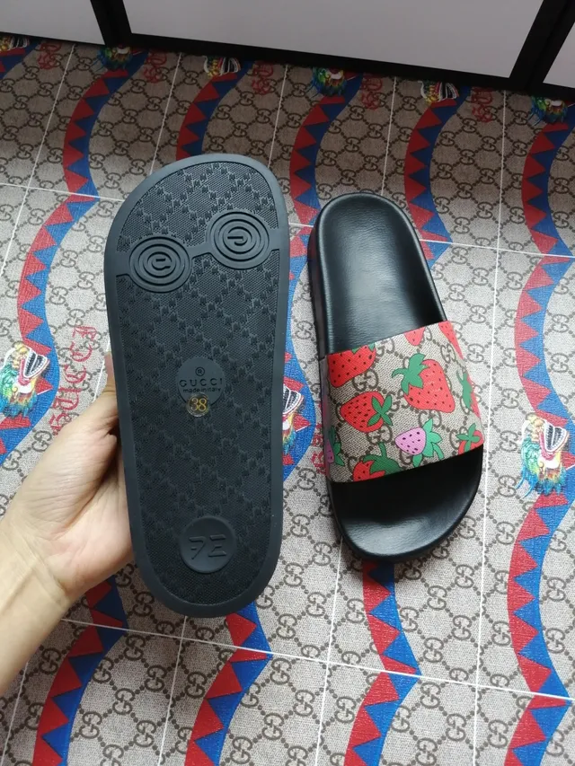 Gucci Strawberry Print Slide Multicolor Black Strap GG Monogram Canvas Slippers 3