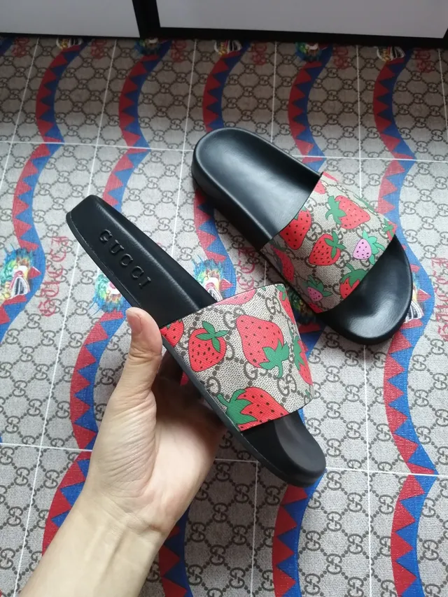Gucci Strawberry Print Slide Multicolor Black Strap GG Monogram Canvas Slippers 5