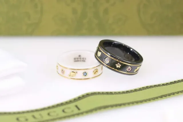 Gucci White Black Ceramic Band Gold-Trimmed Ring 4