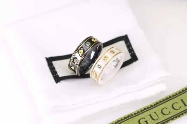Gucci White Black Ceramic Band Gold-Trimmed Ring 9