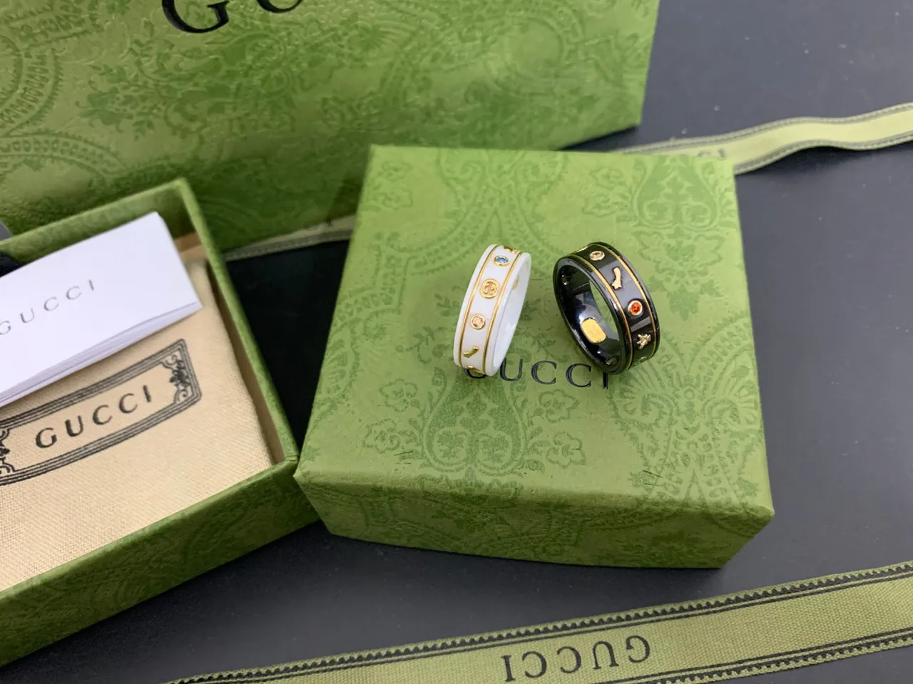 Gucci White Gold Ceramic Trim Ring 7
