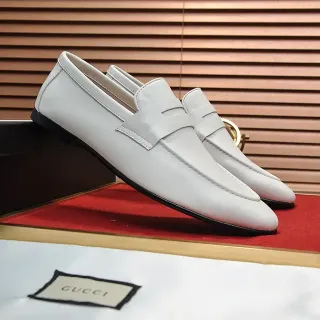 Gucci सफेद चमड़े Penny Strap लोफर्स