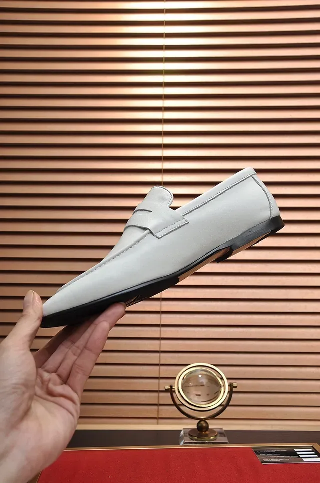 Gucci White Leather Penny Strap Loafers 6