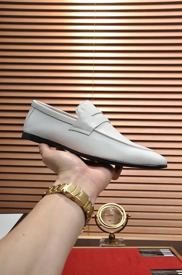Gucci White Leather Penny Strap Loafers 7